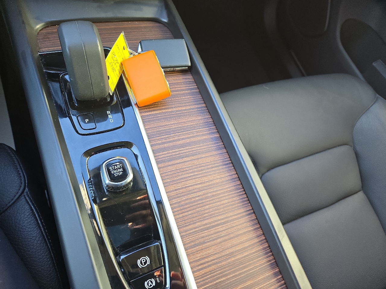 Volvo XC60 T8 Momentum Hybrid AWD 2022