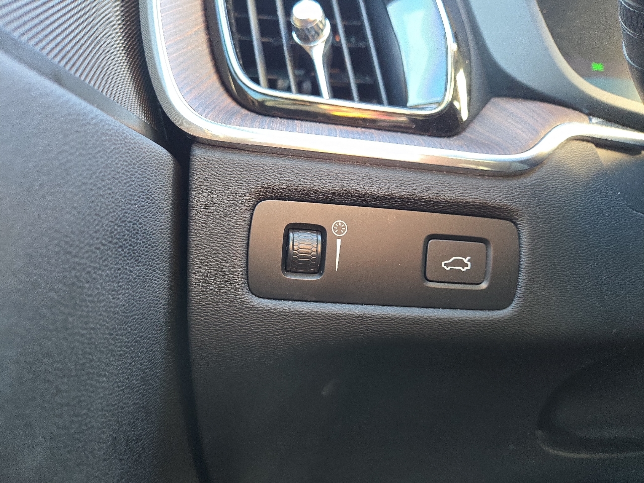 Volvo XC60 T8 Momentum Hybrid AWD 2022