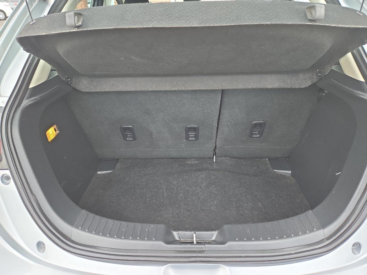 Toyota Yaris LE Hatchback 2020