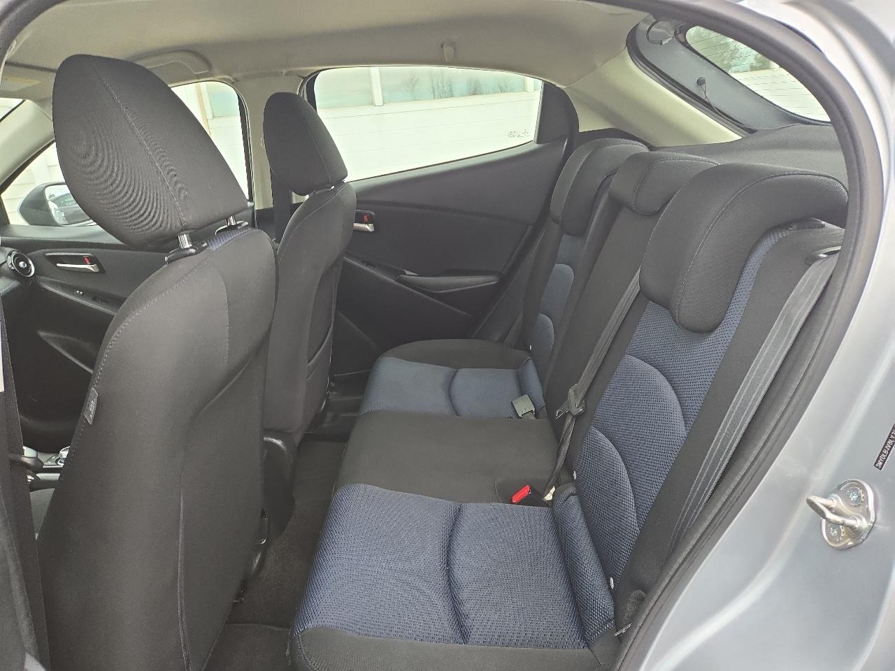 Toyota Yaris LE Hatchback 2020