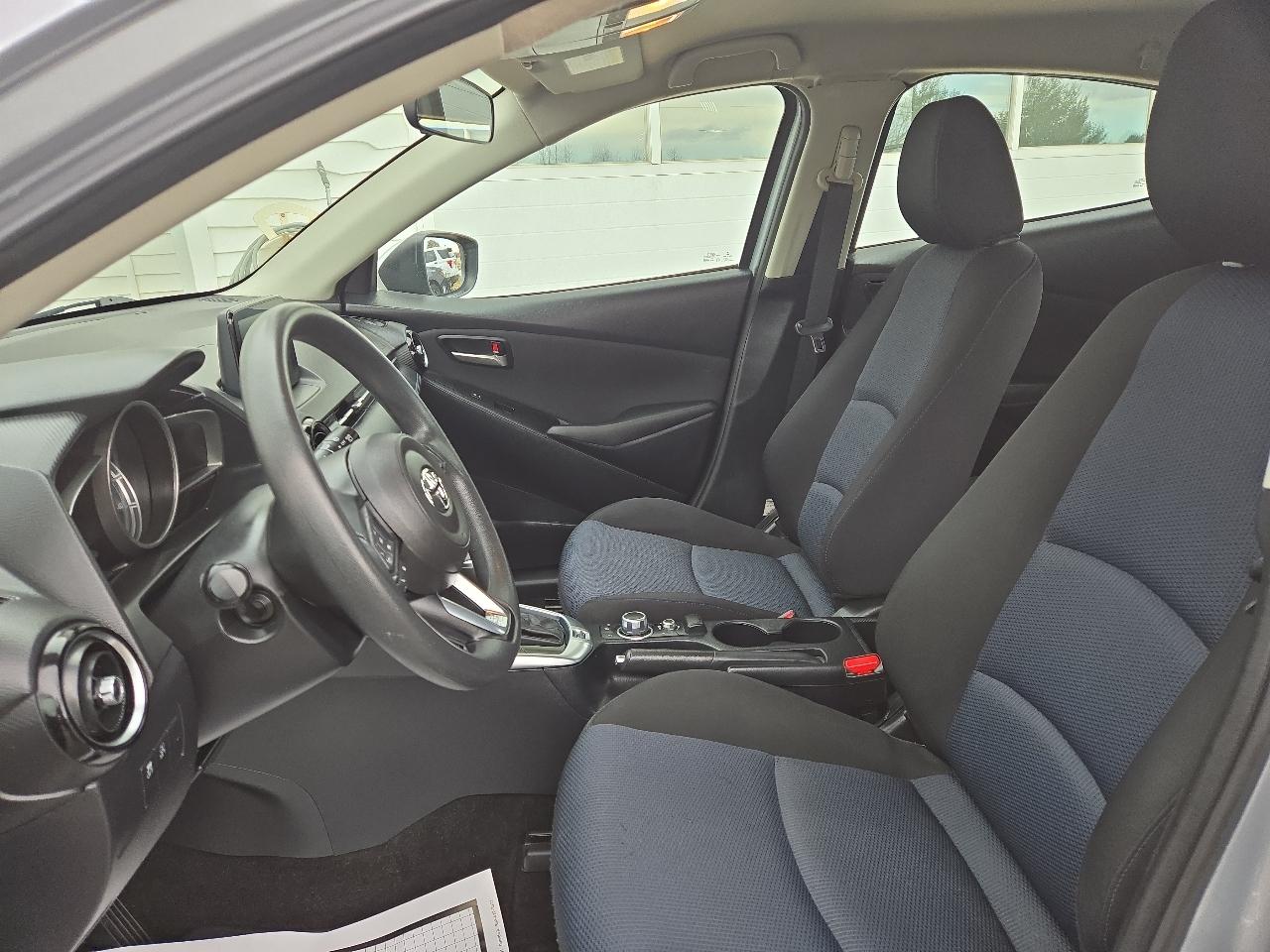 Toyota Yaris LE Hatchback 2020