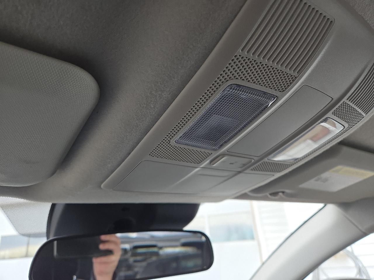 Toyota Yaris LE Hatchback 2020