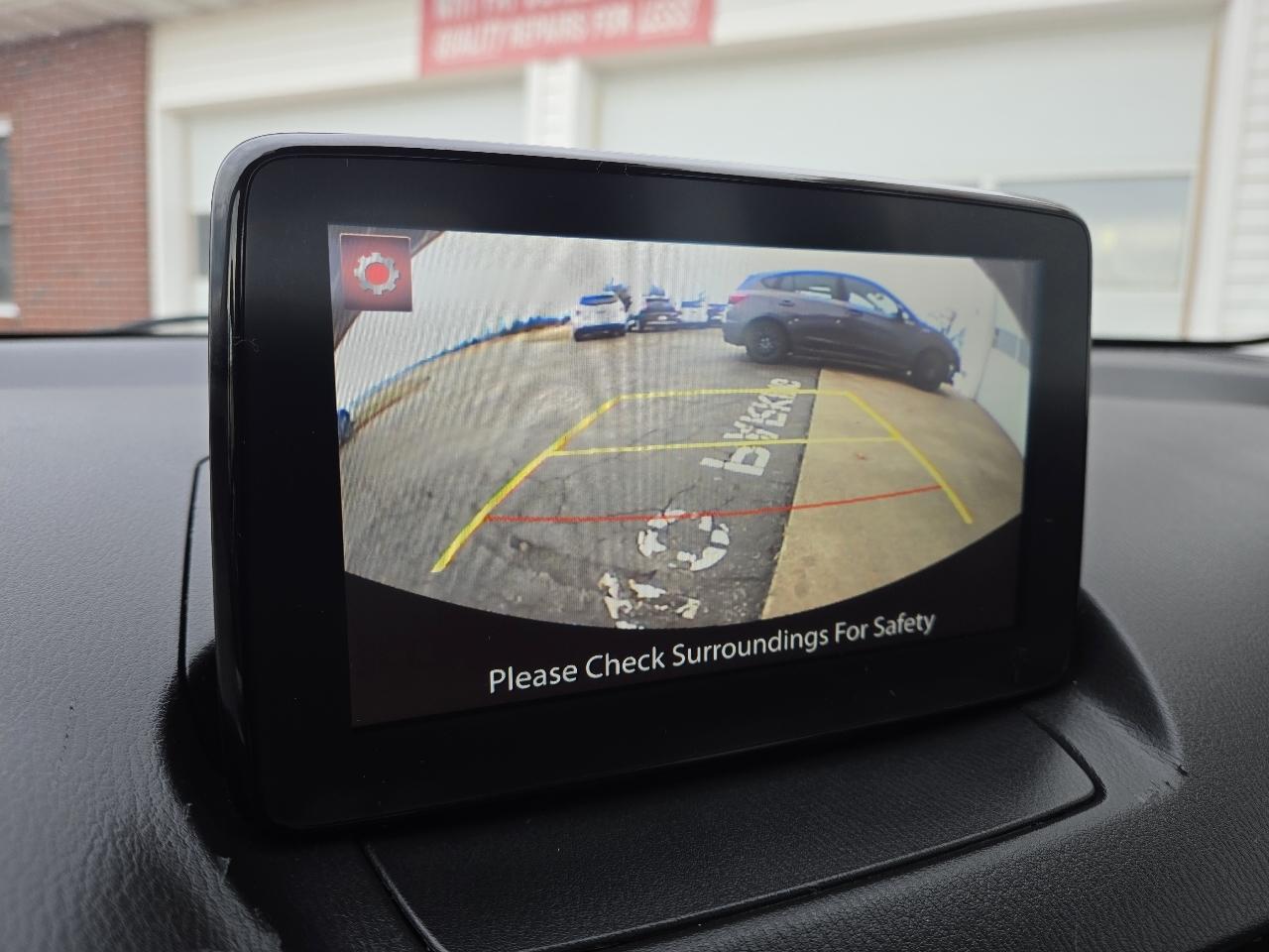 Toyota Yaris LE Hatchback 2020