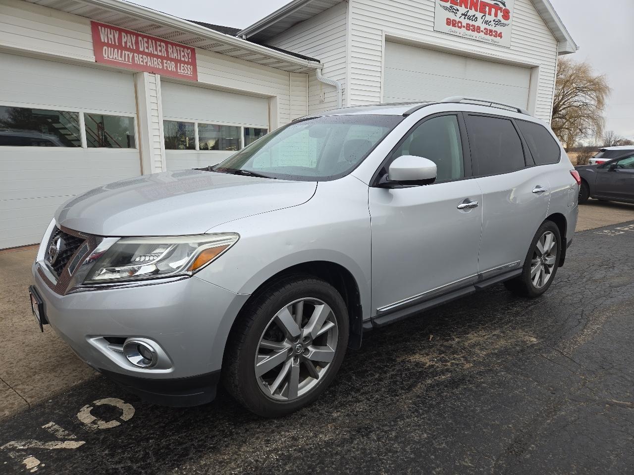 Nissan Pathfinder Platinum 4WD 2013