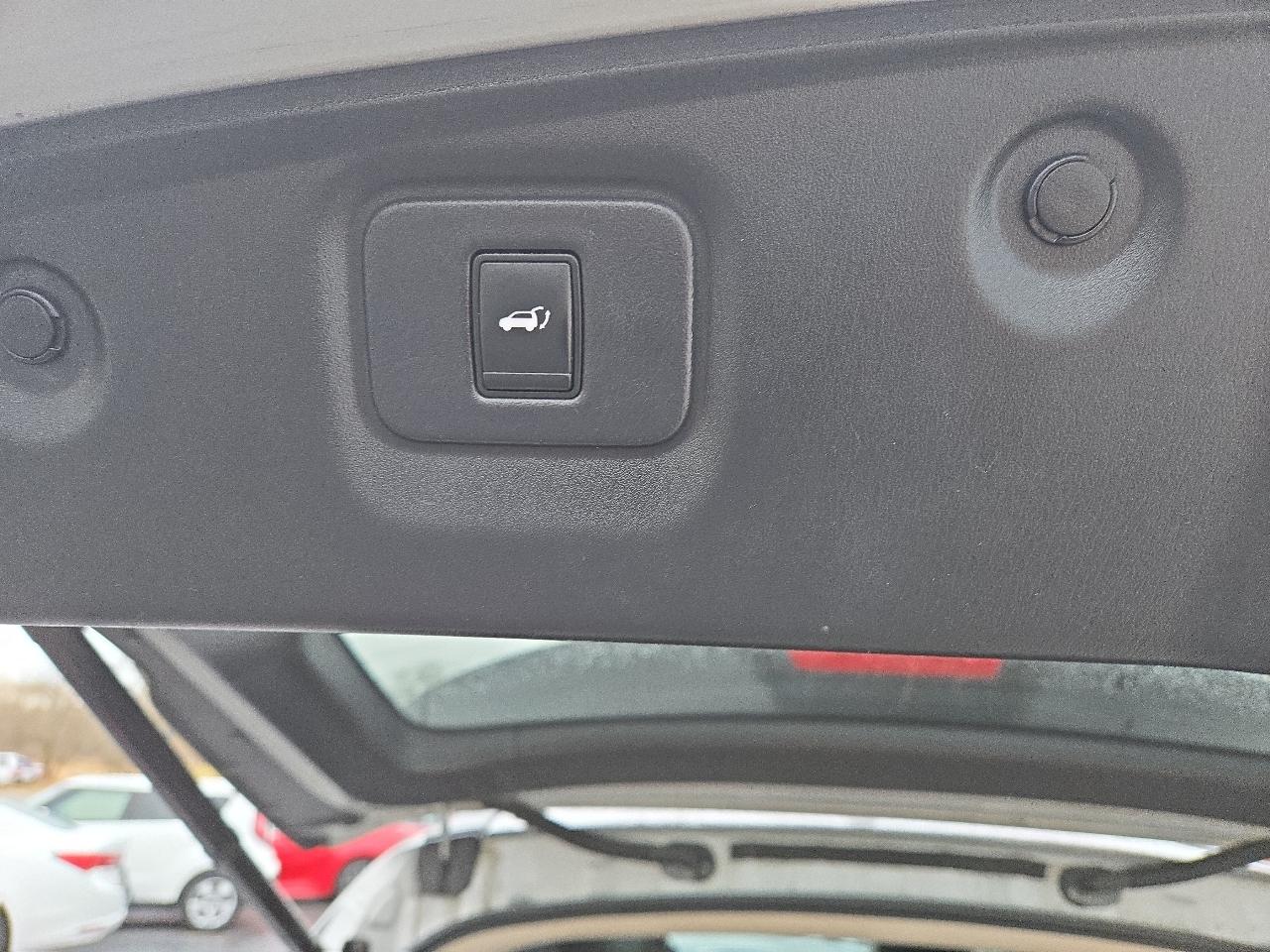 Nissan Pathfinder Platinum 4WD 2013