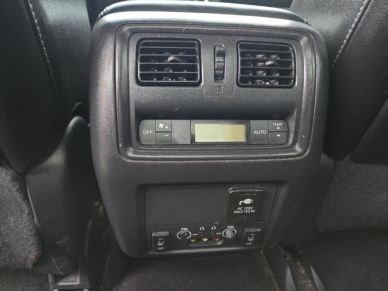 Nissan Pathfinder Platinum 4WD 2013