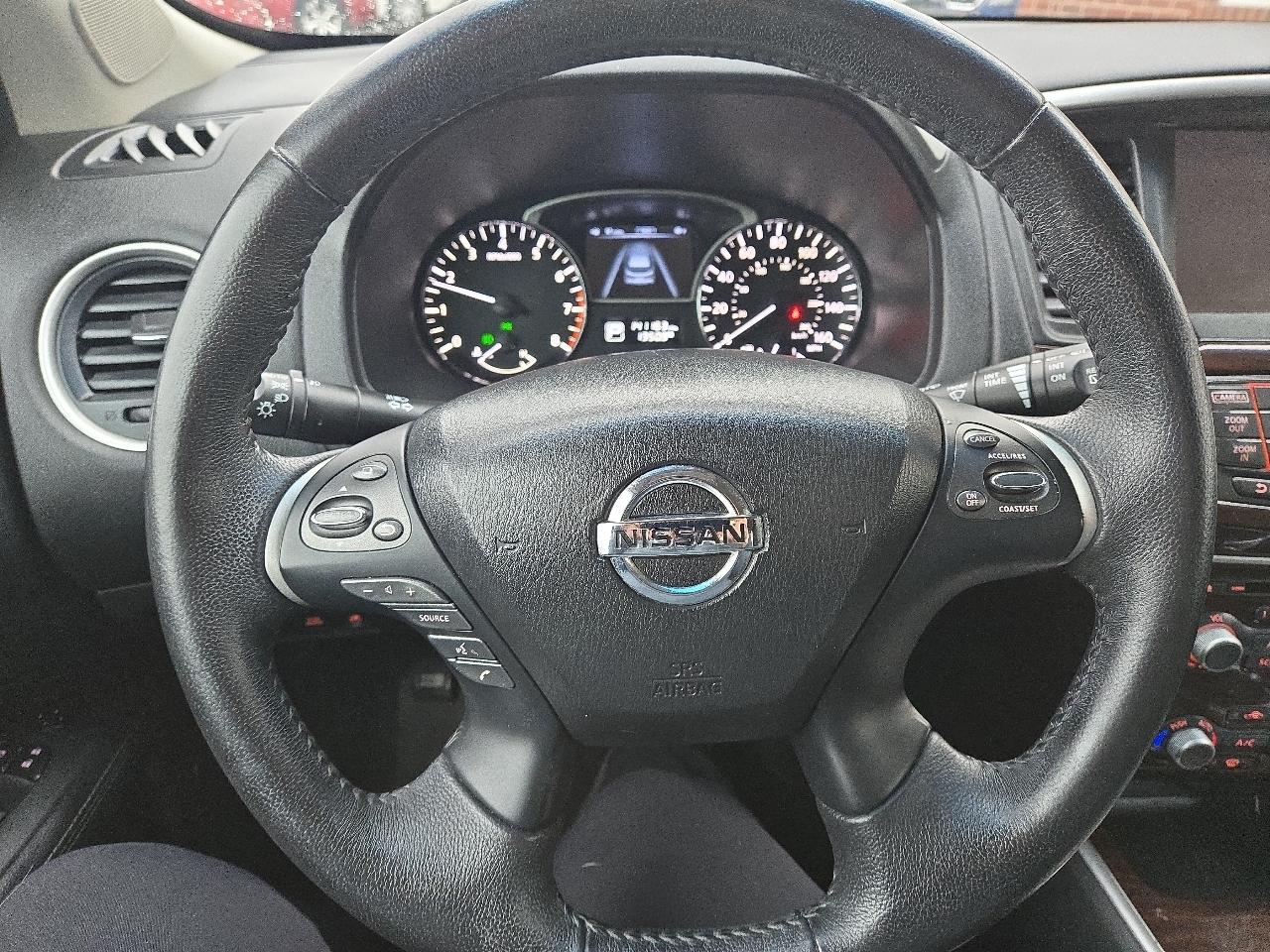 Nissan Pathfinder Platinum 4WD 2013