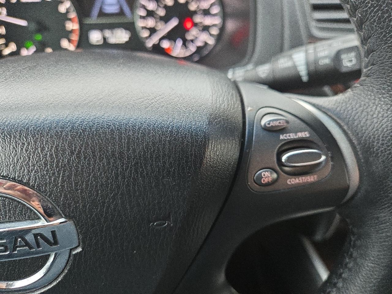 Nissan Pathfinder Platinum 4WD 2013