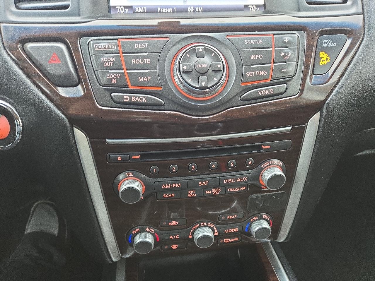 Nissan Pathfinder Platinum 4WD 2013