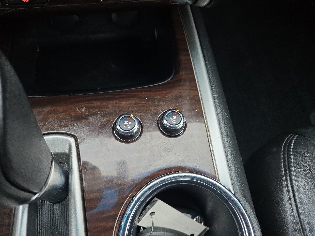 Nissan Pathfinder Platinum 4WD 2013