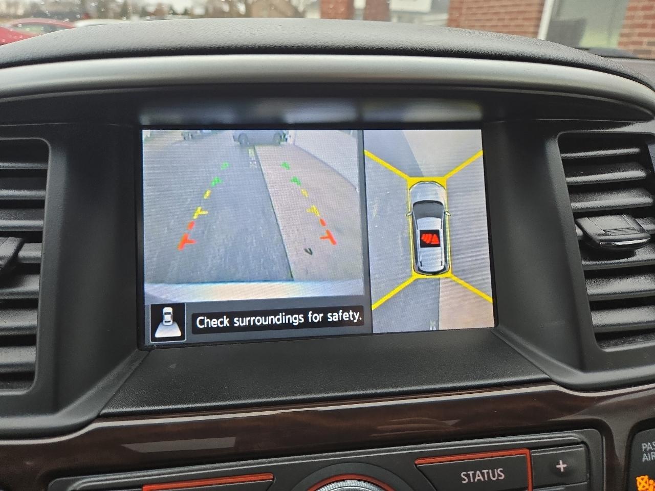 Nissan Pathfinder Platinum 4WD 2013