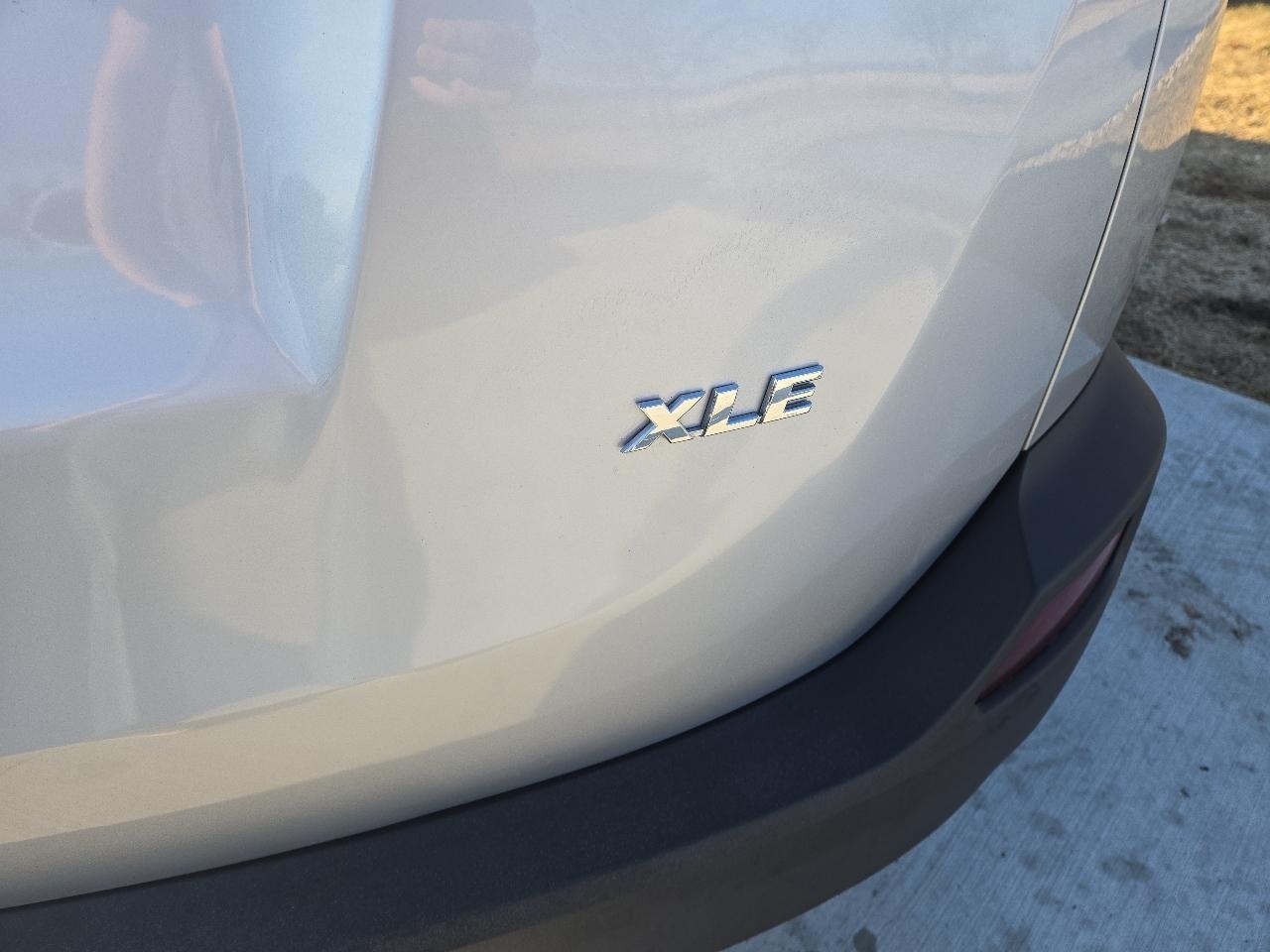 Toyota RAV4 XLE FWD 2014