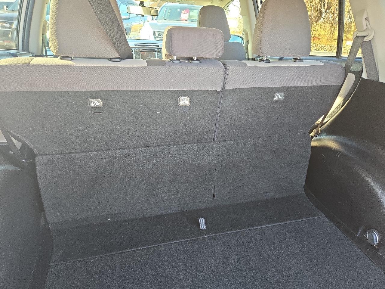 Toyota RAV4 XLE FWD 2014