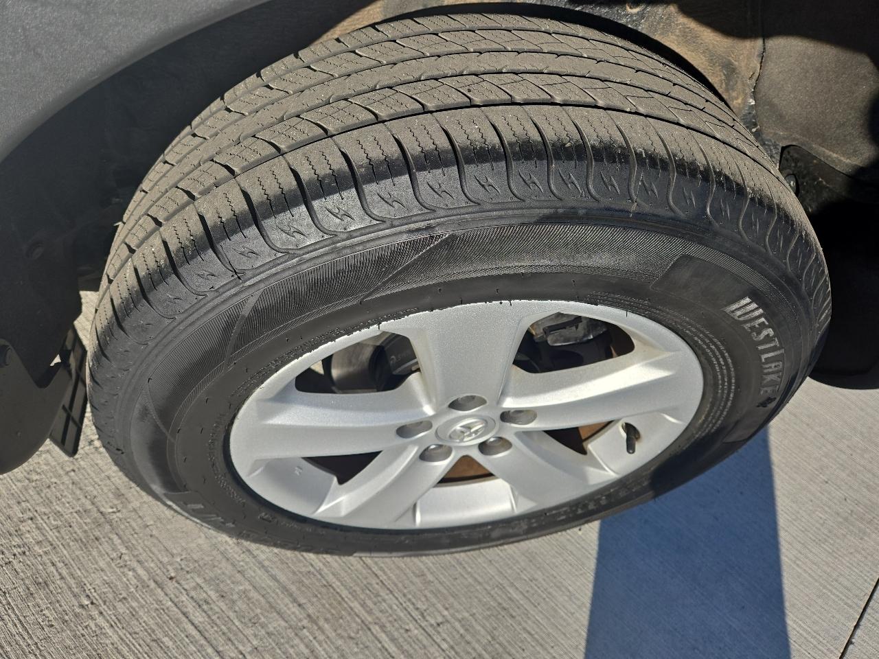 Toyota RAV4 XLE FWD 2014