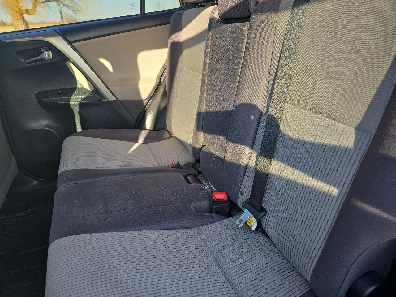 Toyota RAV4 XLE FWD 2014