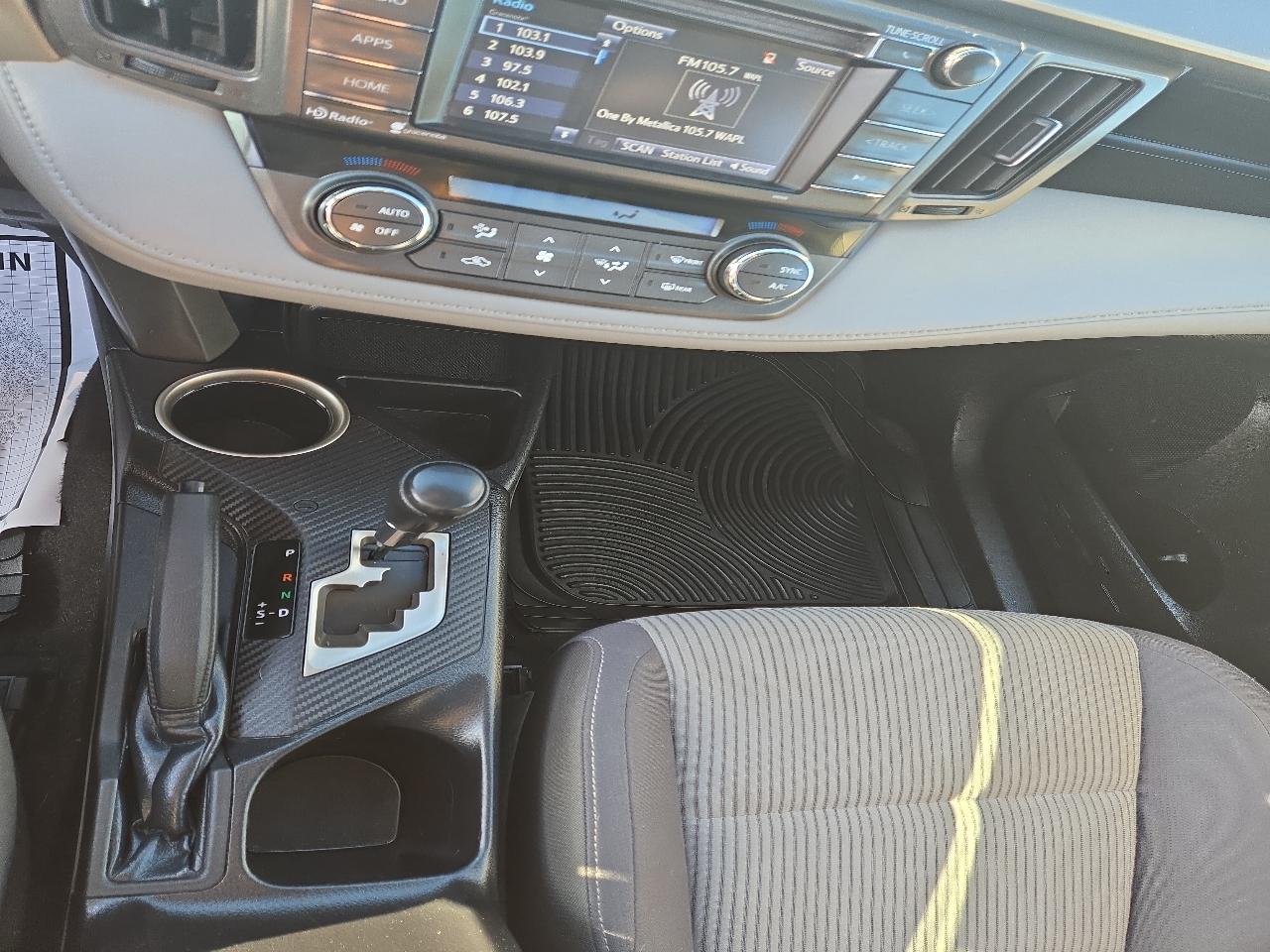 Toyota RAV4 XLE FWD 2014