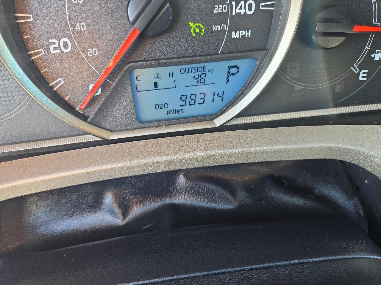 Toyota RAV4 XLE FWD 2014