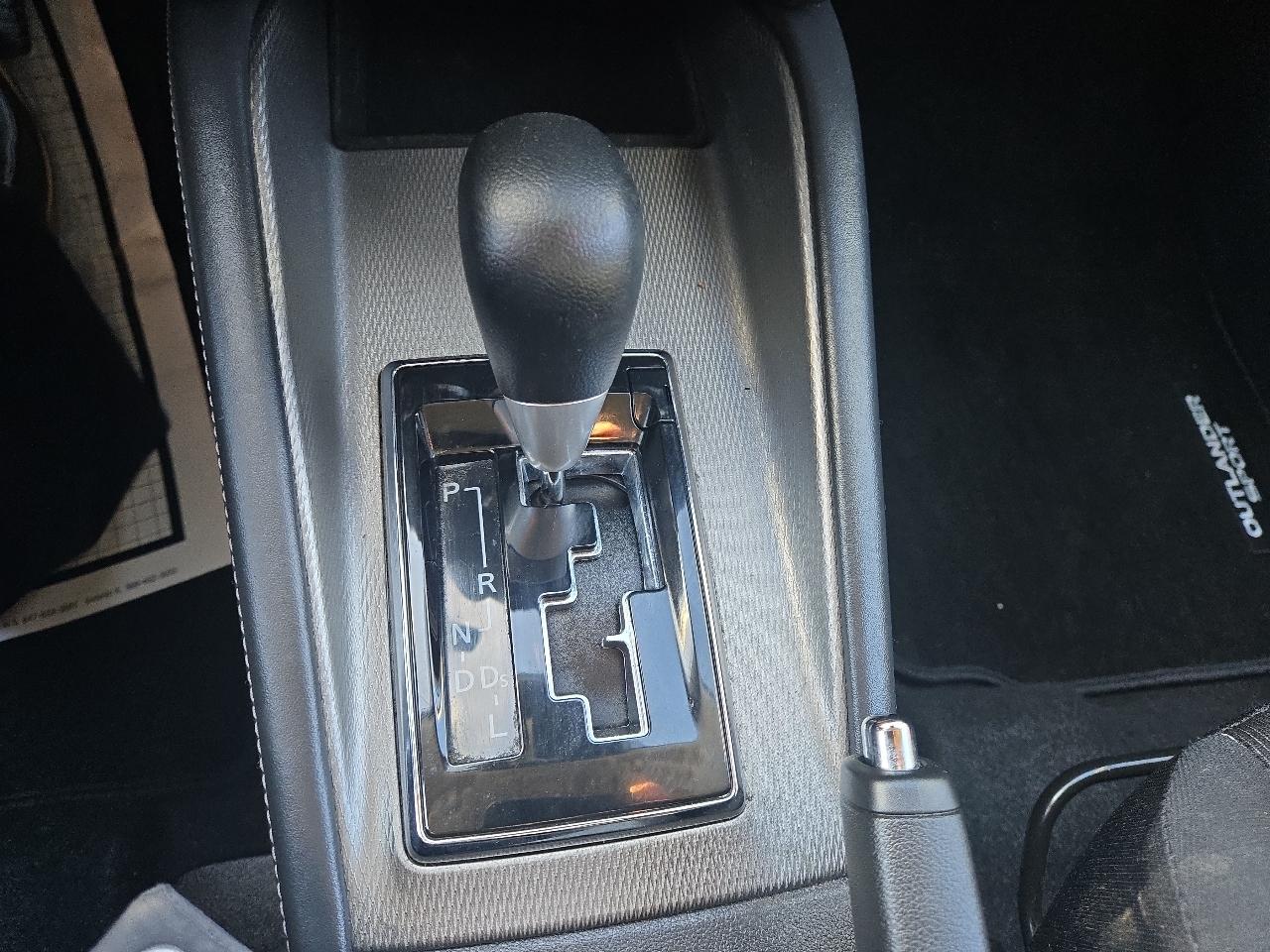 Mitsubishi Outlander Sport 2.0 ES 4WD 2025