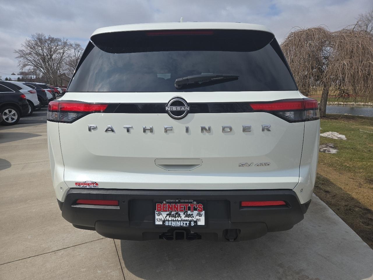 Nissan Pathfinder SV 4WD 2023