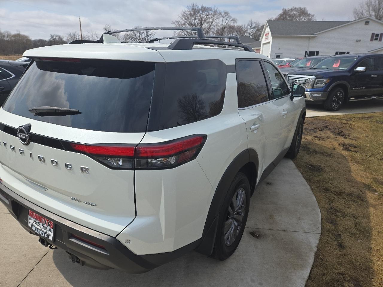 Nissan Pathfinder SV 4WD 2023