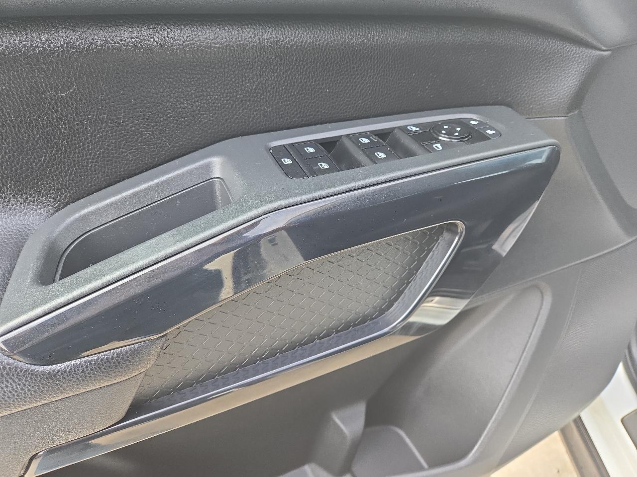 Nissan Pathfinder SV 4WD 2023