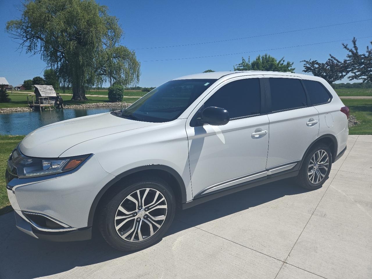 Mitsubishi Outlander ES 2WD 2018