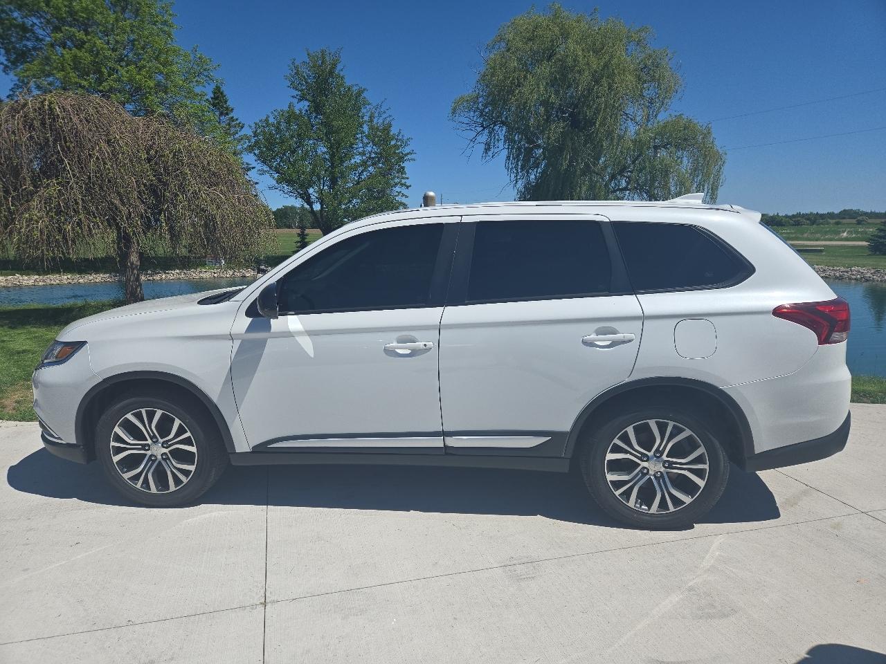 Mitsubishi Outlander ES 2WD 2018
