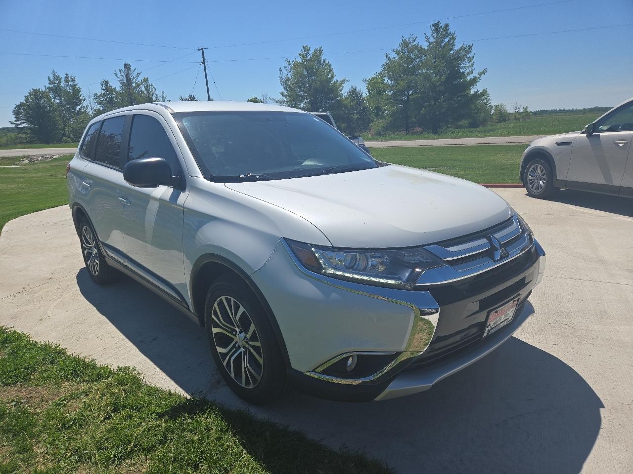 Mitsubishi Outlander ES 2WD 2018