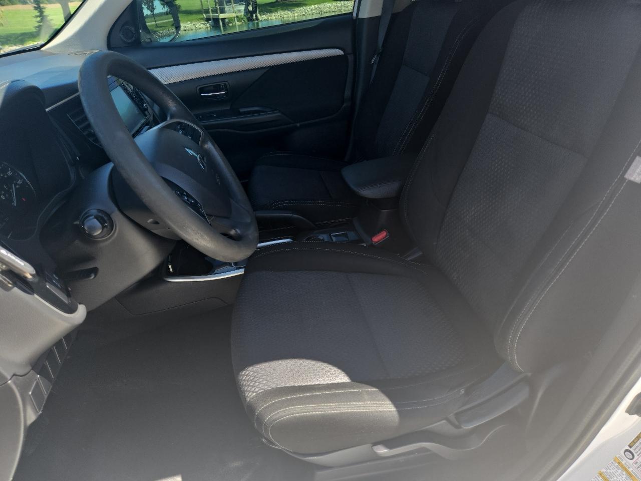Mitsubishi Outlander ES 2WD 2018