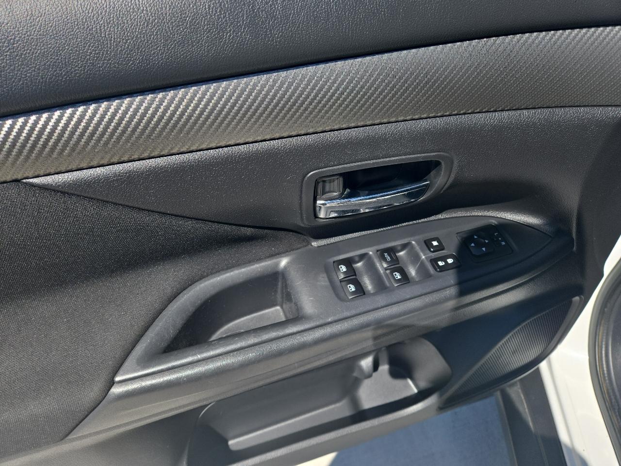 Mitsubishi Outlander ES 2WD 2018