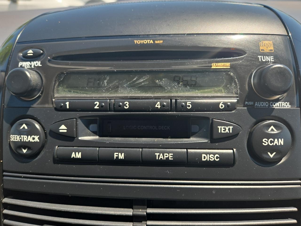 Toyota Sienna LE - 7 Passenger 2004