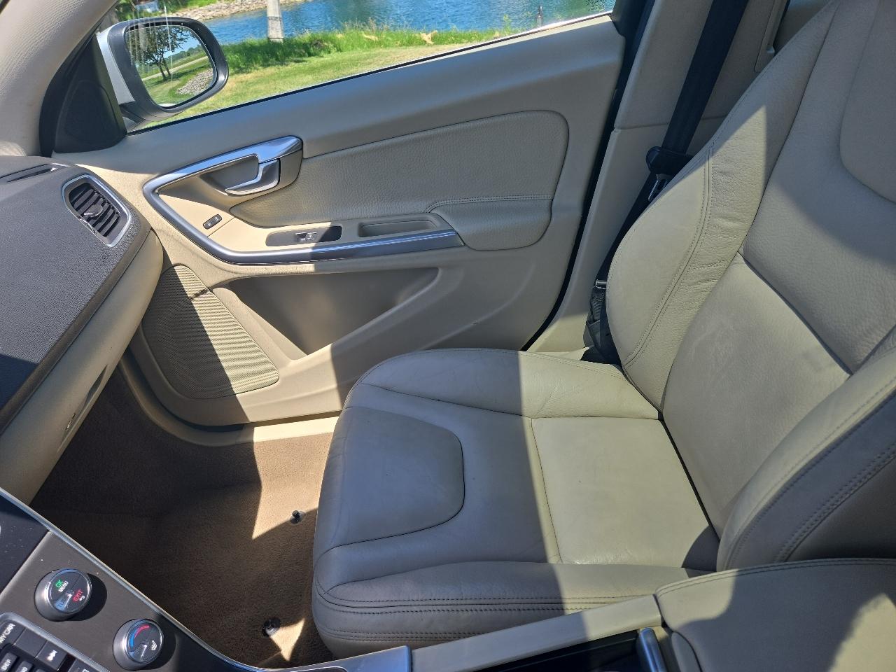 Volvo S60 T5 2012