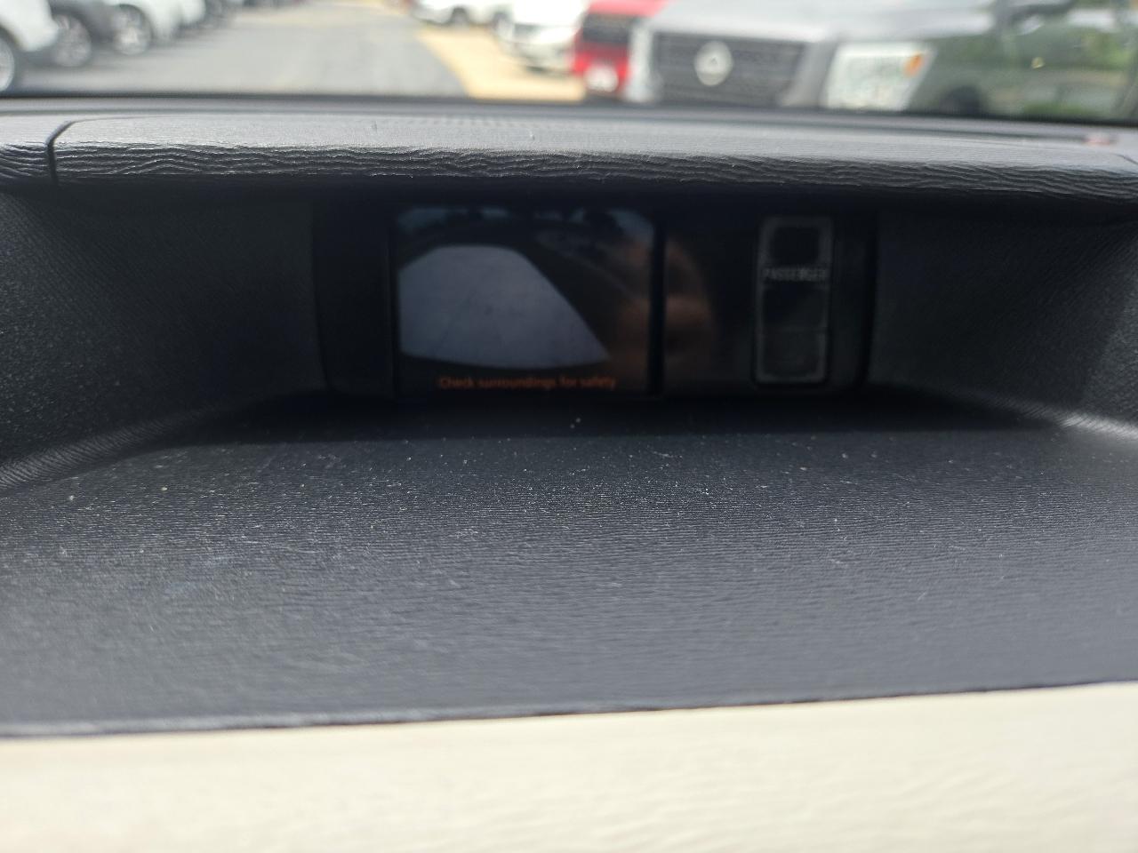 Toyota Sienna XLE 8-Pass V6 2011