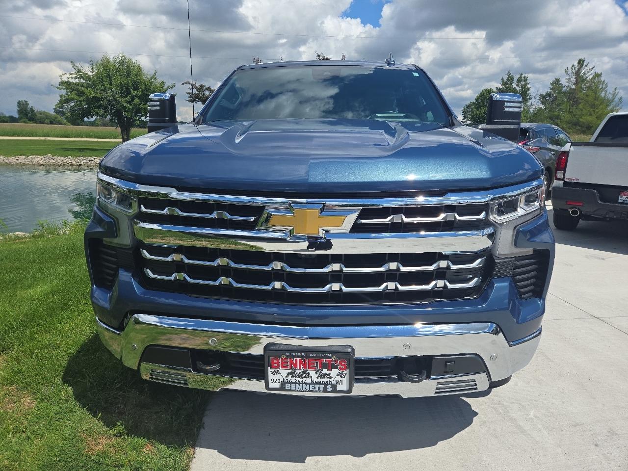 Chevrolet Silverado 1500 LTZ Crew Cab 4WD 2024
