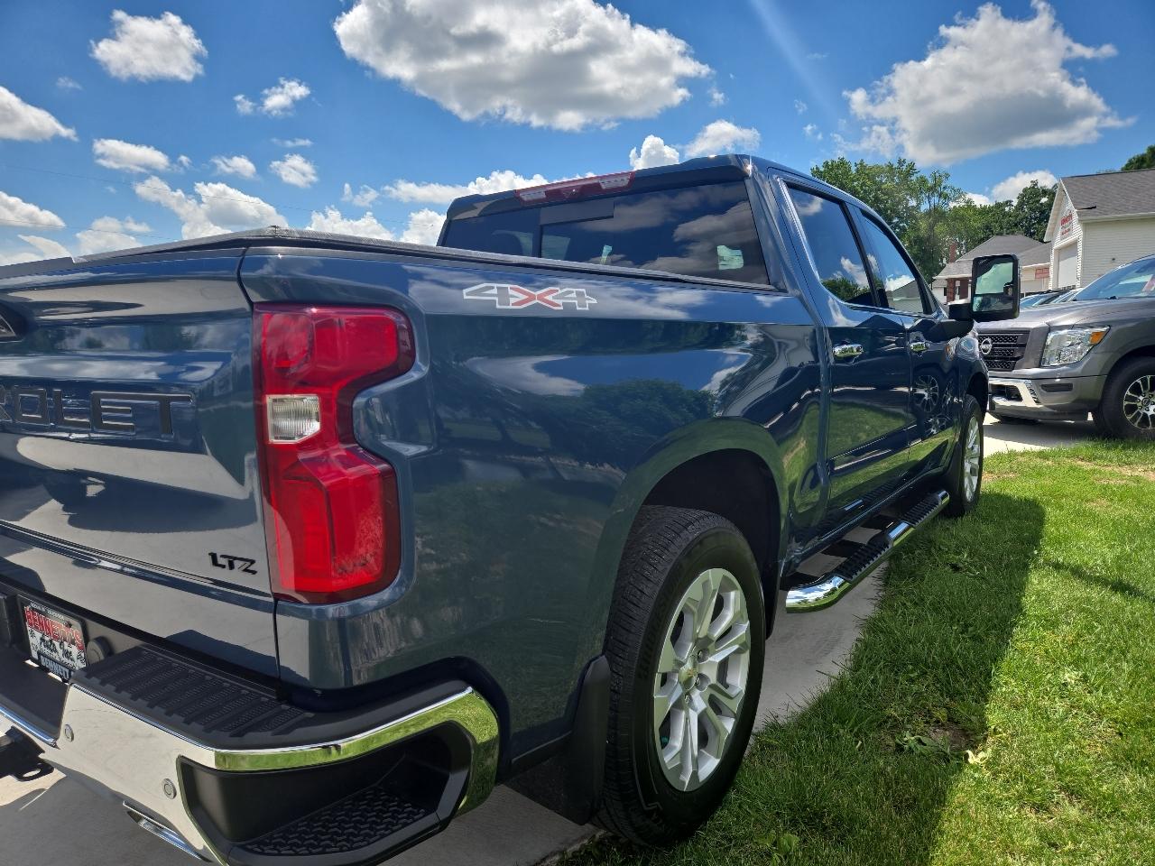 Chevrolet Silverado 1500 LTZ Crew Cab 4WD 2024