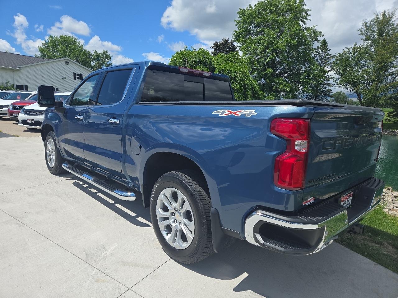 Chevrolet Silverado 1500 LTZ Crew Cab 4WD 2024