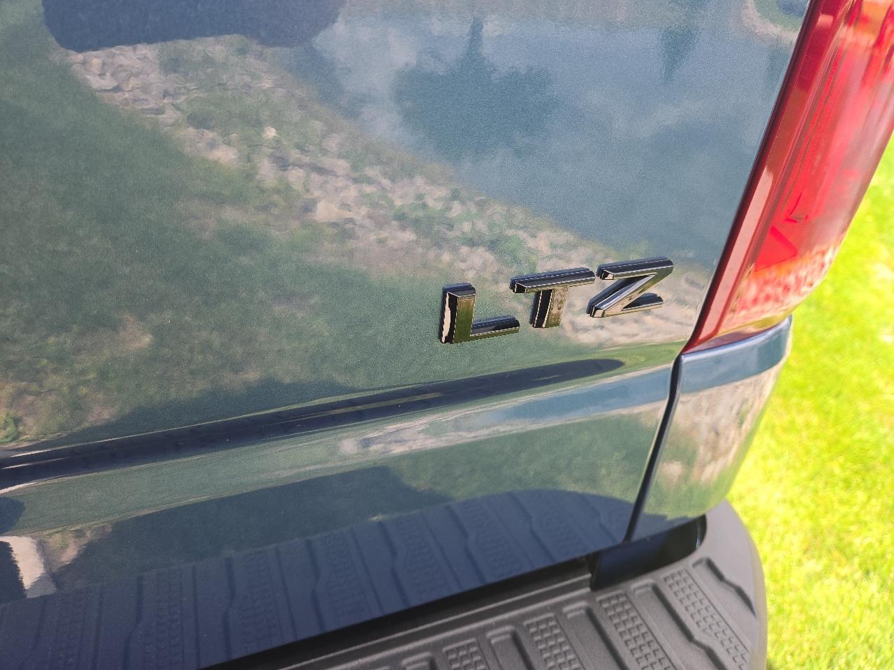 Chevrolet Silverado 1500 LTZ Crew Cab 4WD 2024