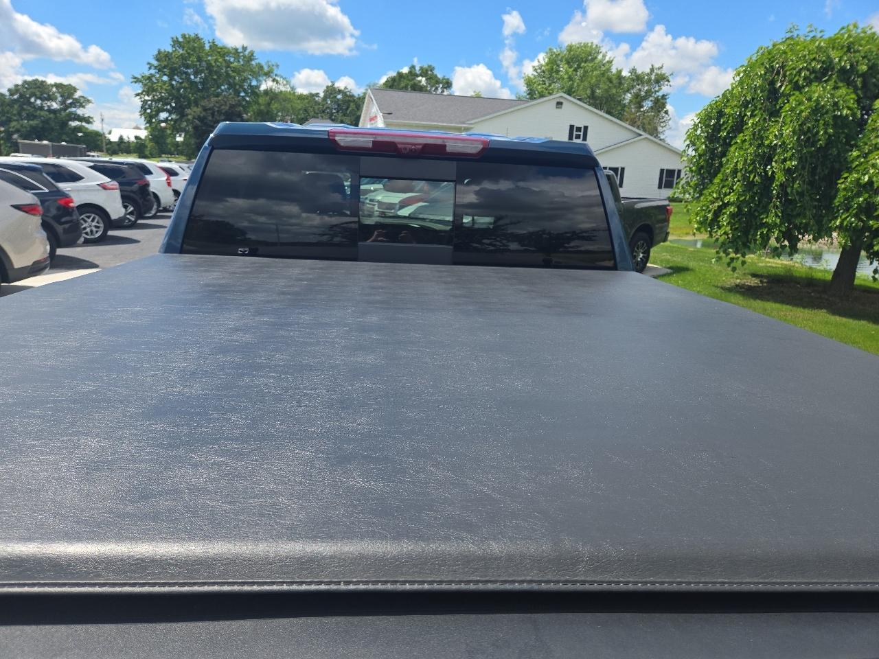 Chevrolet Silverado 1500 LTZ Crew Cab 4WD 2024