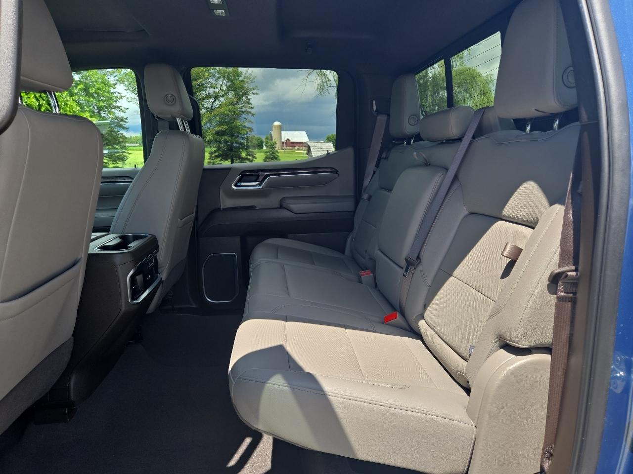 Chevrolet Silverado 1500 LTZ Crew Cab 4WD 2024