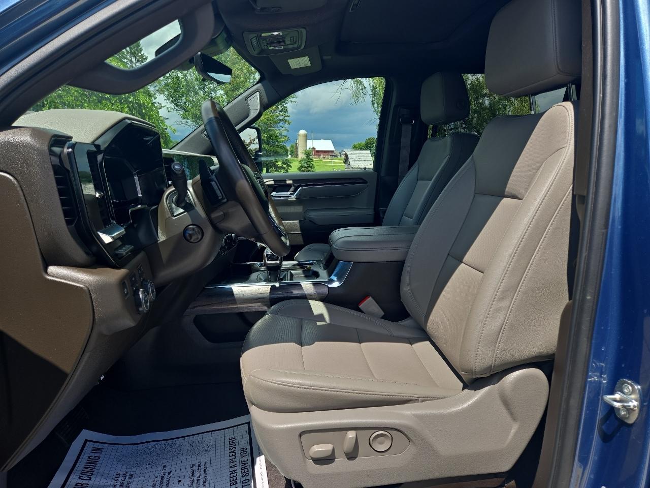 Chevrolet Silverado 1500 LTZ Crew Cab 4WD 2024
