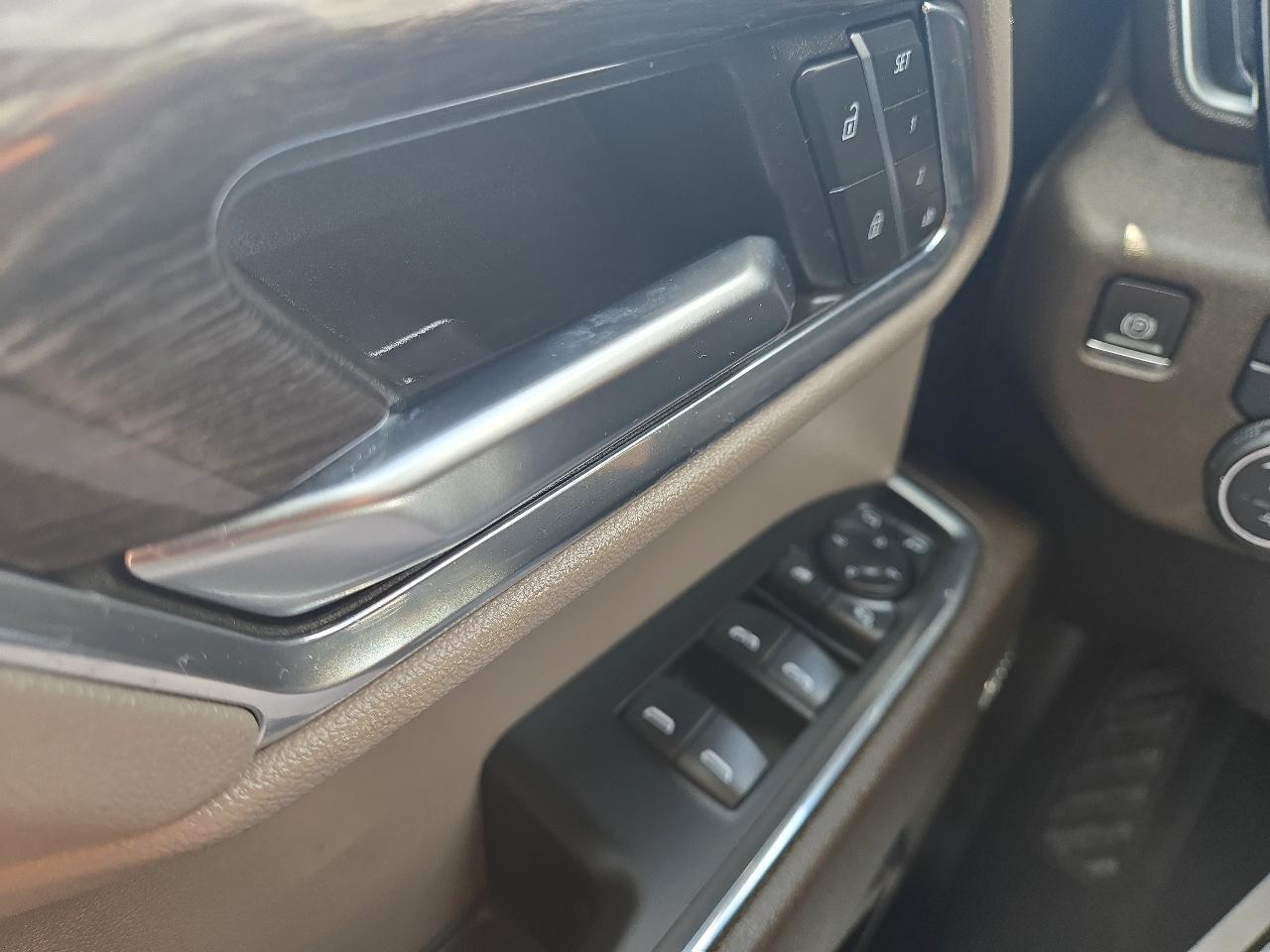 Chevrolet Silverado 1500 LTZ Crew Cab 4WD 2024