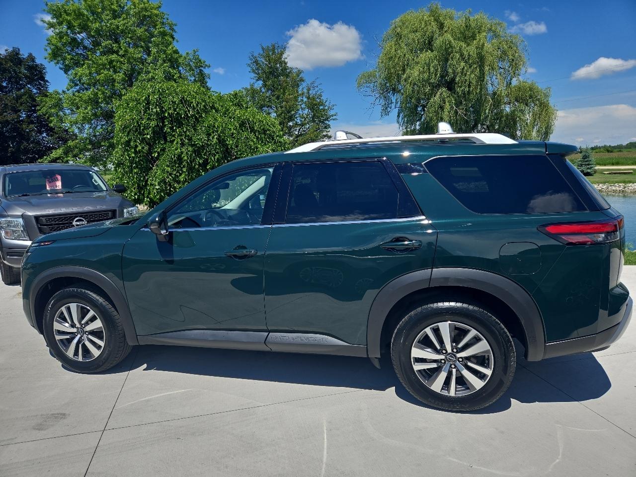 Nissan Pathfinder SL 4WD 2023