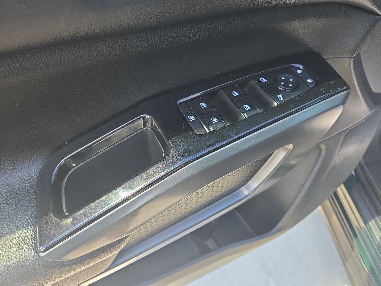 Nissan Pathfinder SL 4WD 2023