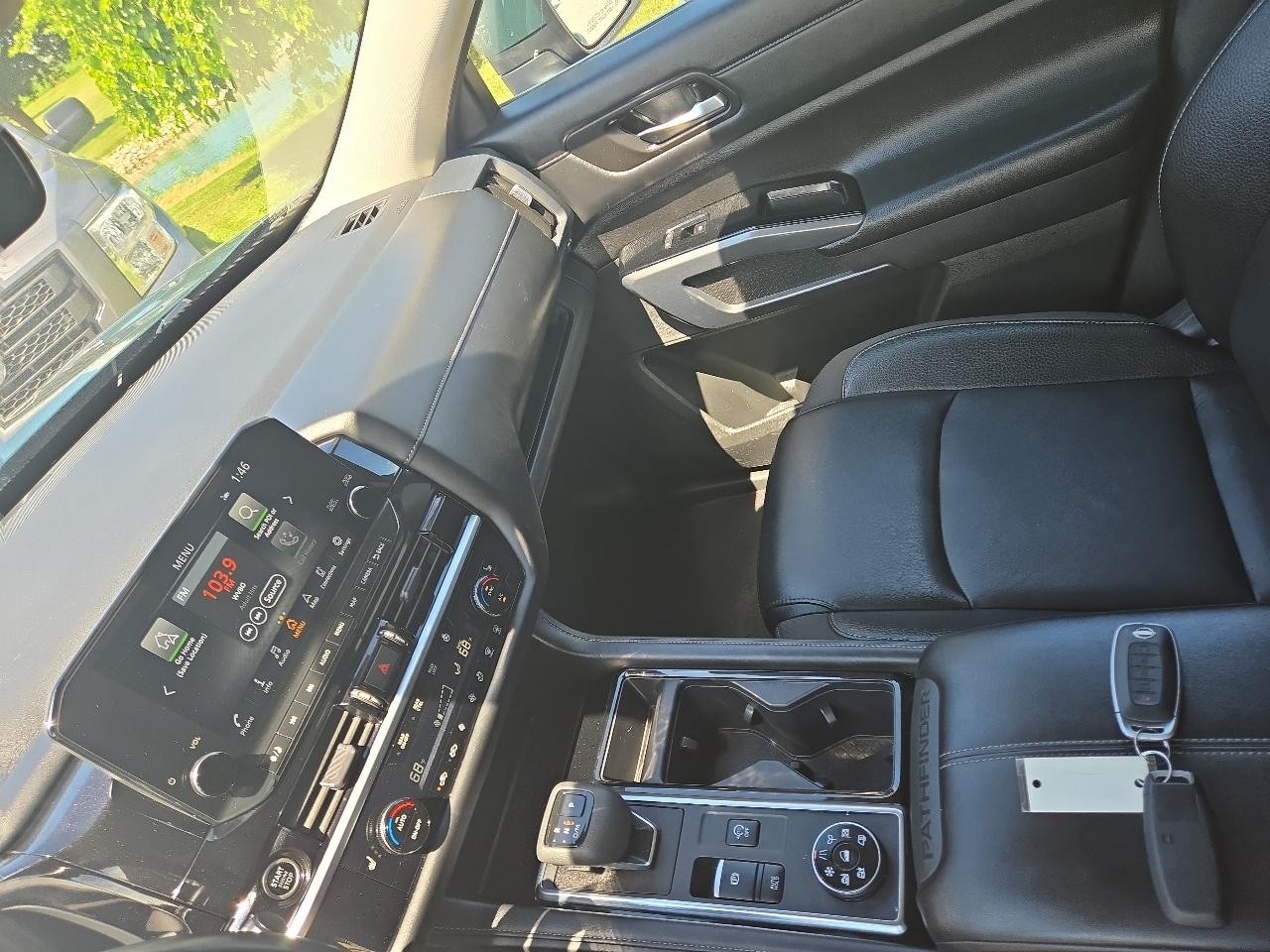 Nissan Pathfinder SL 4WD 2023