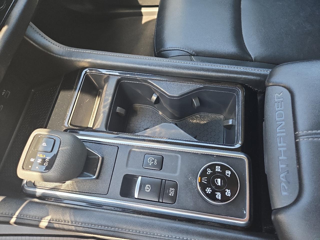 Nissan Pathfinder SL 4WD 2023