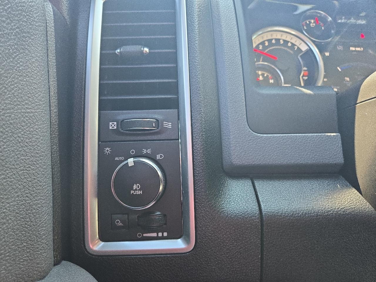 RAM 1500 SLT Quad Cab 4WD 2013