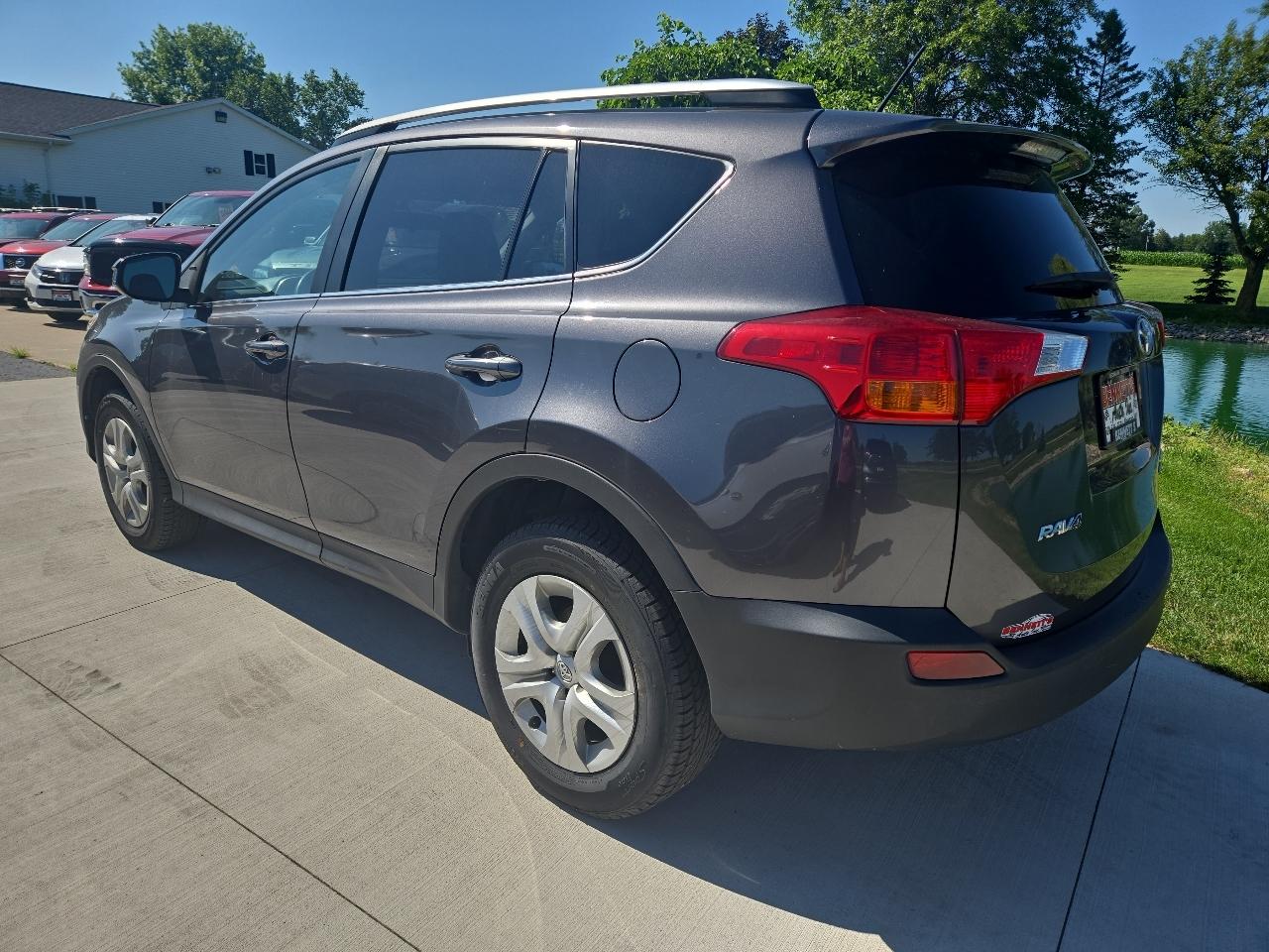 Toyota RAV4 LE AWD 2015