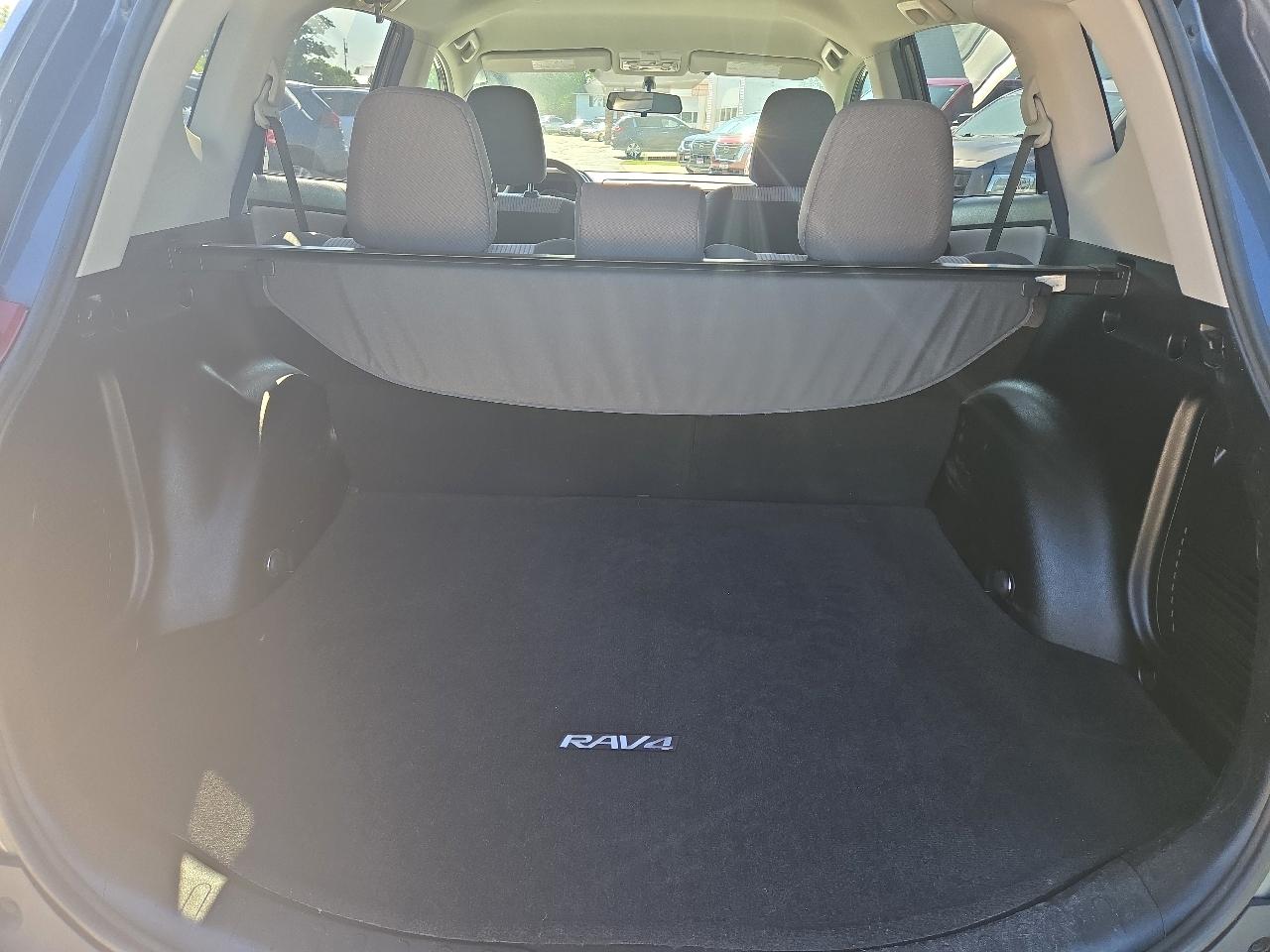 Toyota RAV4 LE AWD 2015