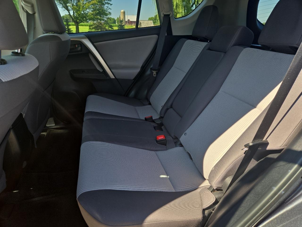 Toyota RAV4 LE AWD 2015