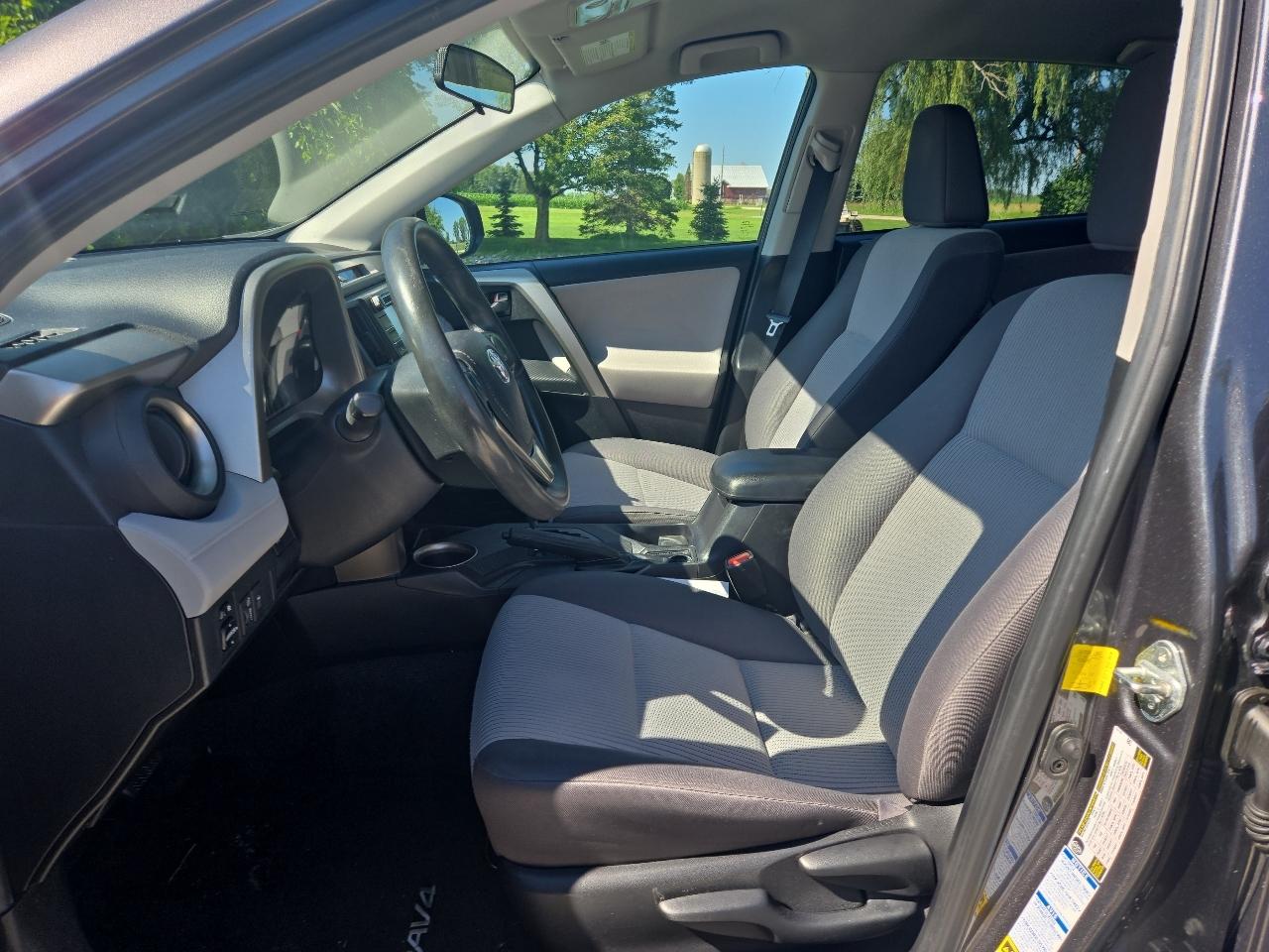 Toyota RAV4 LE AWD 2015